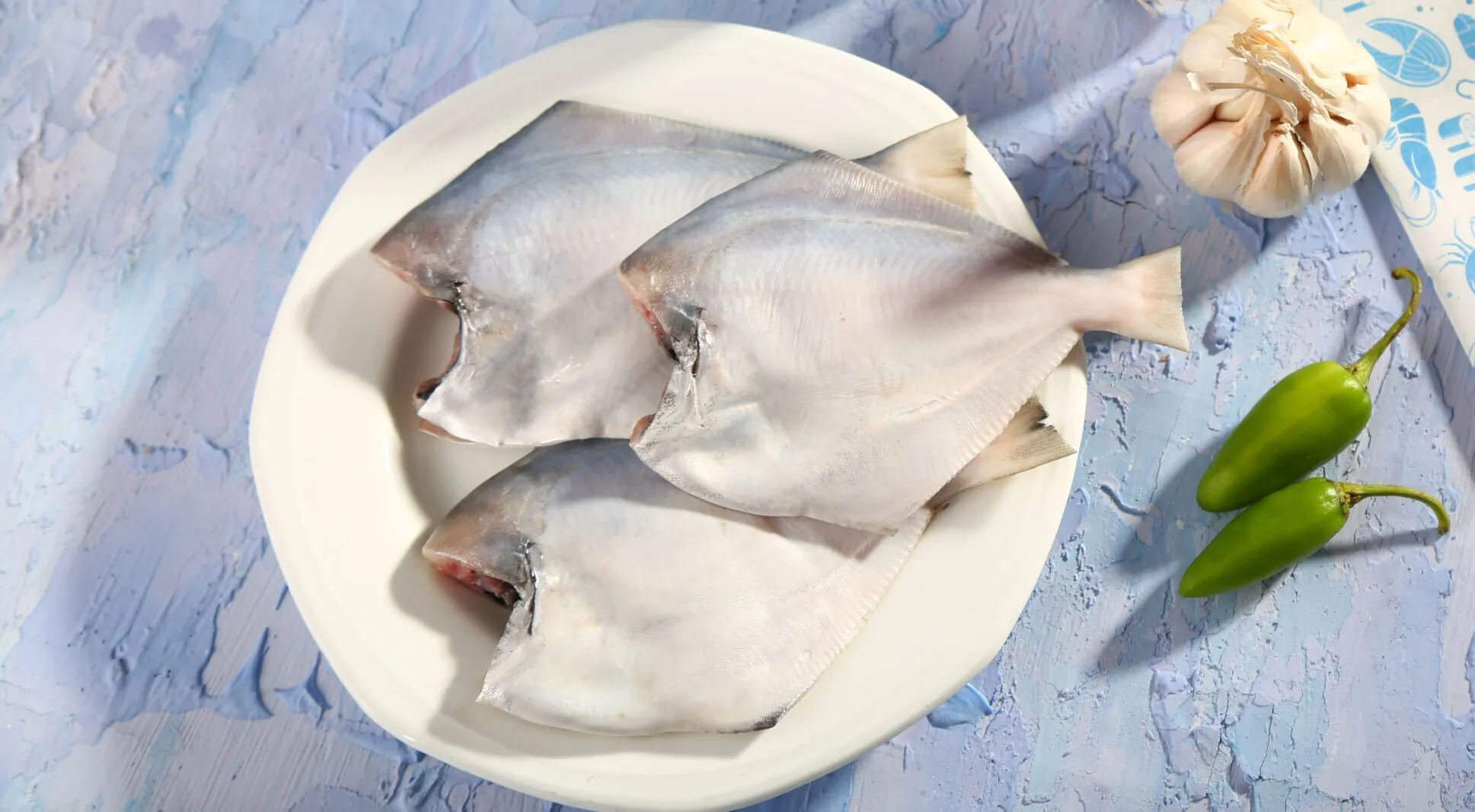 White Pomfret - Whole (cleaned & gutted) 2 (1)